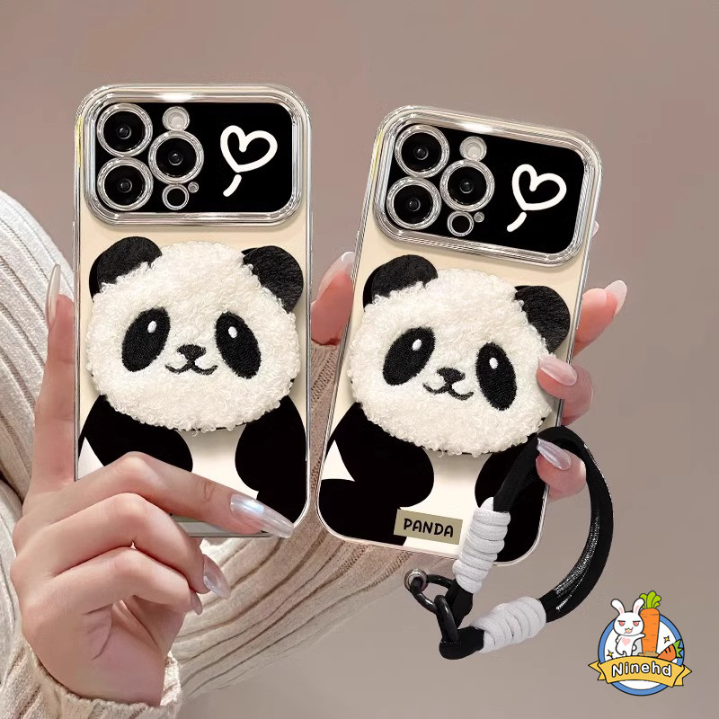 เข้ากันได้สําหรับiphone 11 16 15 14 13 12 Pro Max X XR Xs Max 8 7 6s Plus SE 2020 เคสโทรศัพท์พลาสติกน่ารักการ์ตูนสีดําและสีขาวยักษ์Panda Soft Shell + สร้อยข้อมือ + ขาตั้ง + ตุ๊กตา