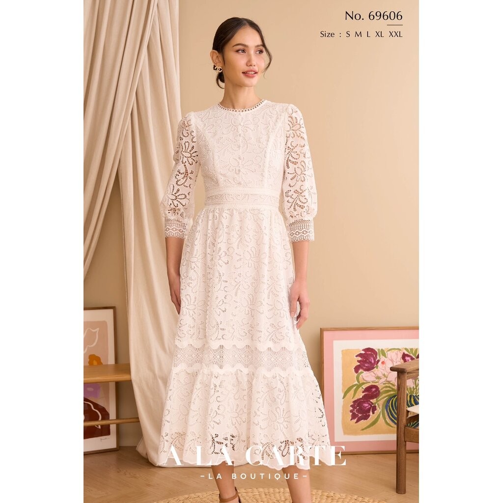 69606 ชุดเดรส A La Carte ลูกไม้ ทรงคอกลม แต่งทริม ทรงเข้าเอว มีซิปหลัง มีซับใน by PENNYCLOTH 888