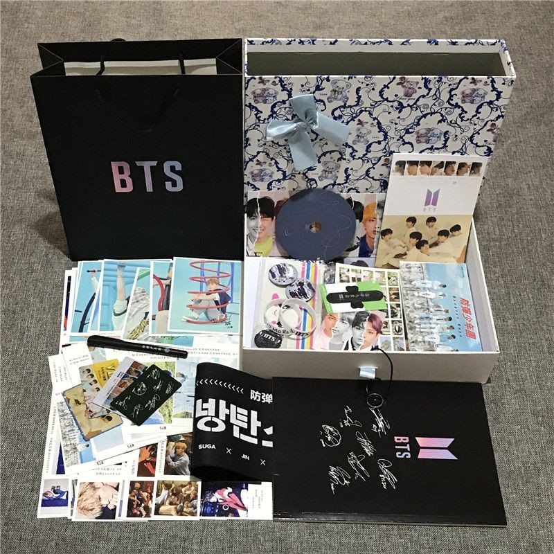 Bts BTS BTS อัลบั้มอัลบั้มรูป Kim Taehyung Tian Jungkook สินค้าลายเซ็นโปสเตอร์โปสการ์ดสนับสนุน @2411