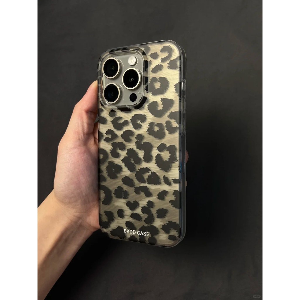 Retro Hot Girl Leopard Print เหมาะสําหรับ iPhone16PROMAX เคสโทรศัพท์ Frosted ใหม่ Apple 16 Soft 15/13/11