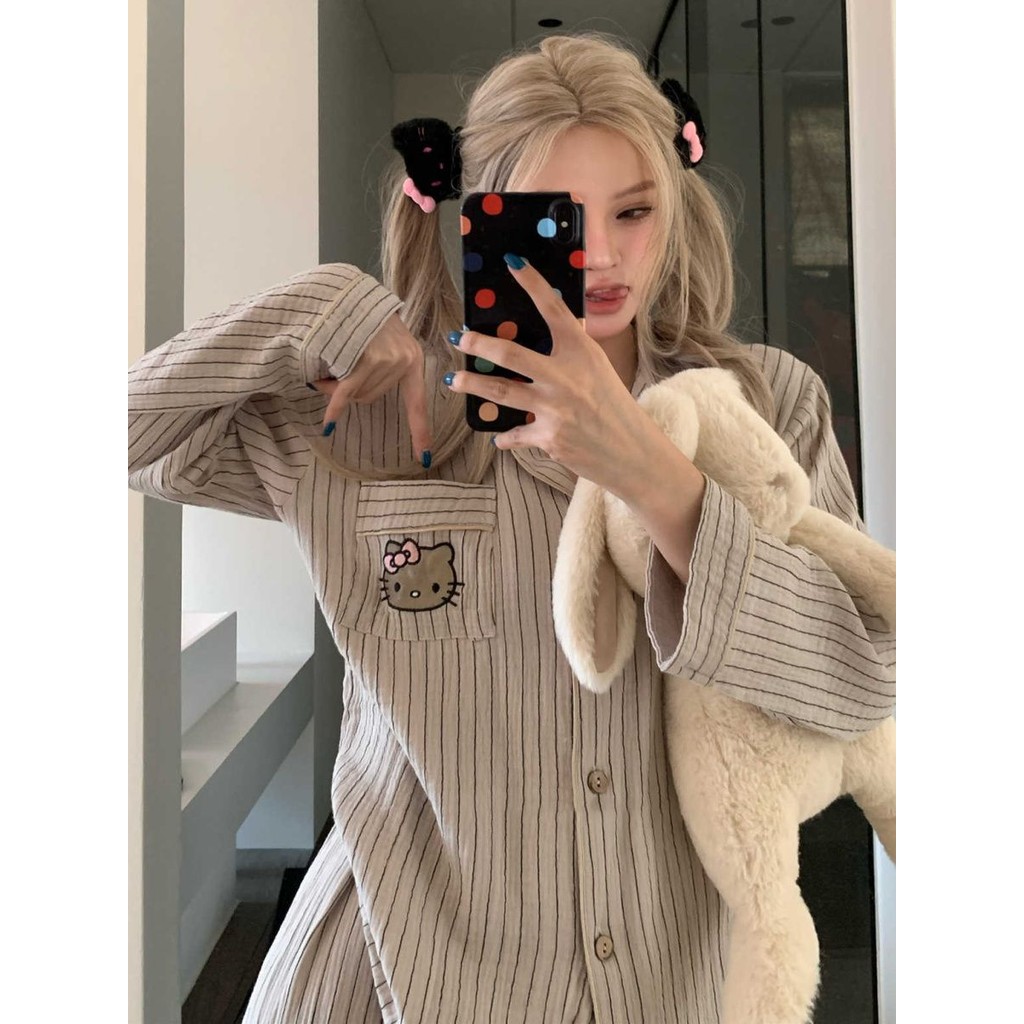 หวานสีน้ำตาลลาย H ello K Itty ชุดนอนสตรีฤดูใบไม้ผลิและฤดูใบไม้ร่วง INS สไตล์น่ารักสาวแขนยาวกางเกงแจ๊กเก็ต homewear สูท