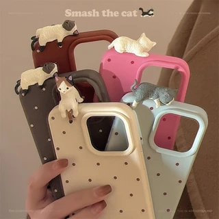 แมวคลาน 3D น่ารักเหมาะสําหรับเคสโทรศัพท์ IPhone 16 Apple 15promax/13/14/12 Minimalist Polka Dot Soft Shell