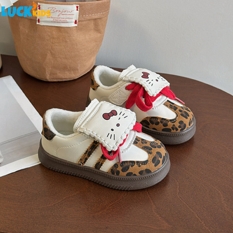 LUCK Kids รองเท้าผ้าใบเด็กผู้หญิง รองเท้าแตะสไตล์เกาหลี Hello Kitty กํามะหยี่นุ่มลื่น ฤดูใบไม้ร่วงและฤดูหนาว