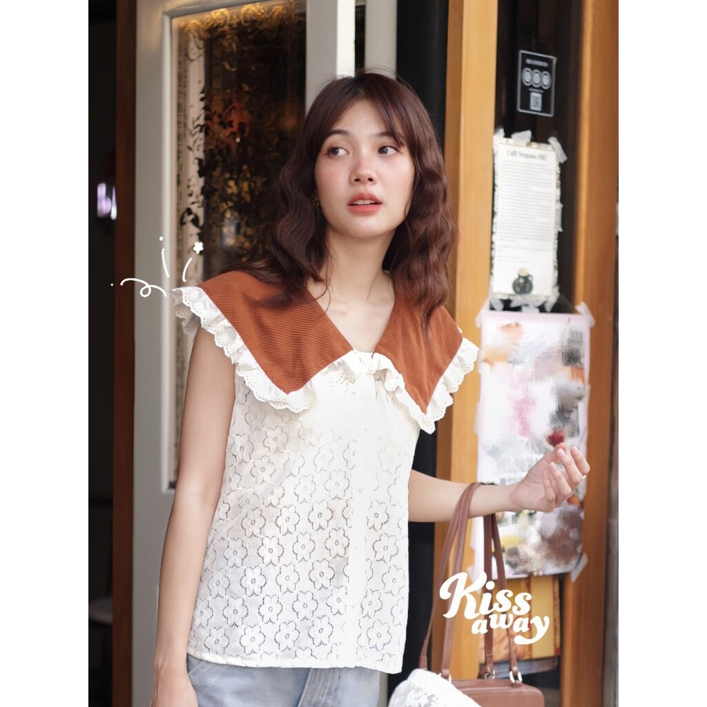 ใหม่! Daisy blooms tops (141) เสื้อแขนกุดผ้าลูกไม้ครีม ดีไซน์คอปกลูกฟูก ใส่คู่กับเกาะอกหรือบราสีอ่อน