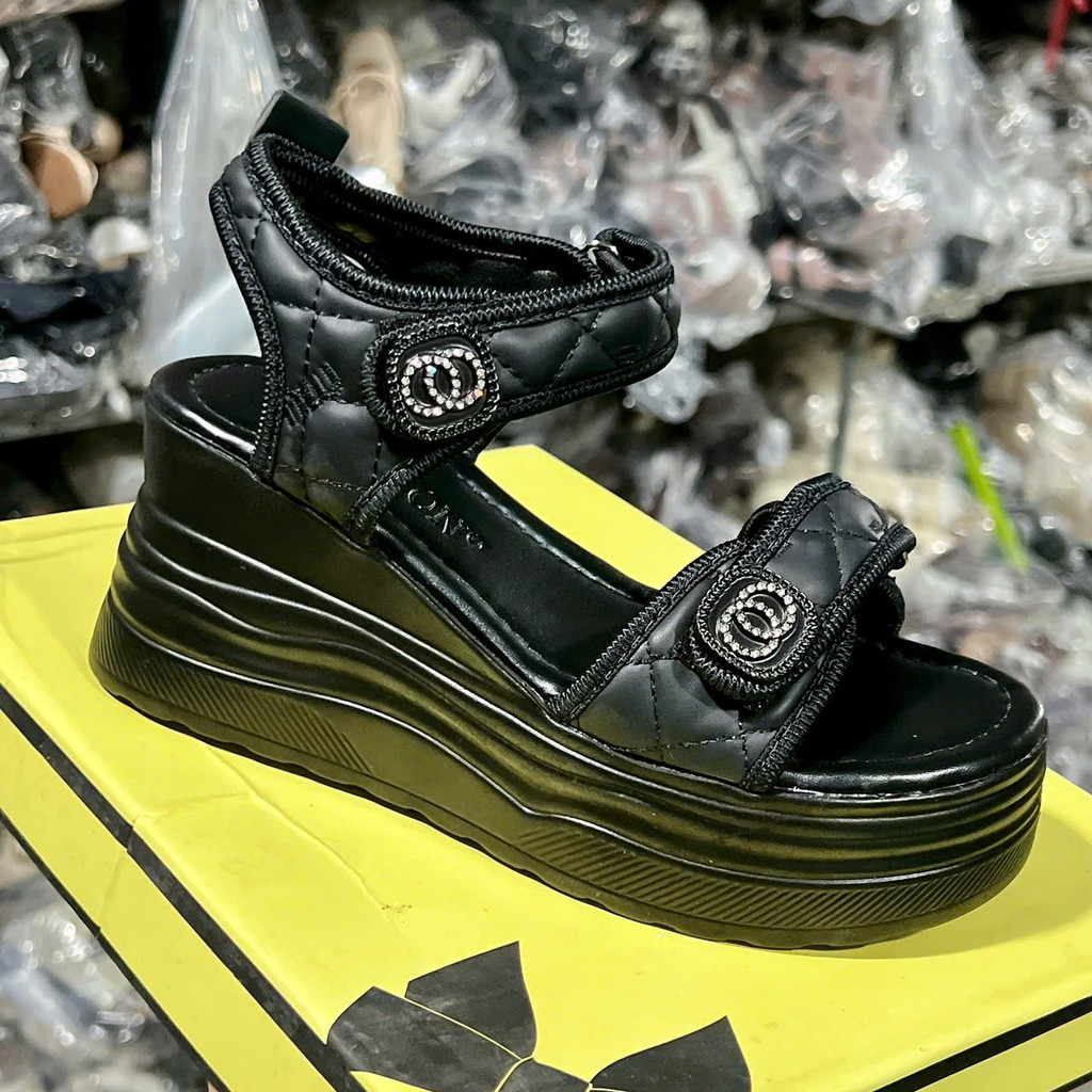 รองเท้าแตะพื้นแบนพร้อม INFINITE ROCKED high sole, รองเท้าแตะหนัง ADJUSTABLE, พื้นรองเท้าสูง 7 ซม.