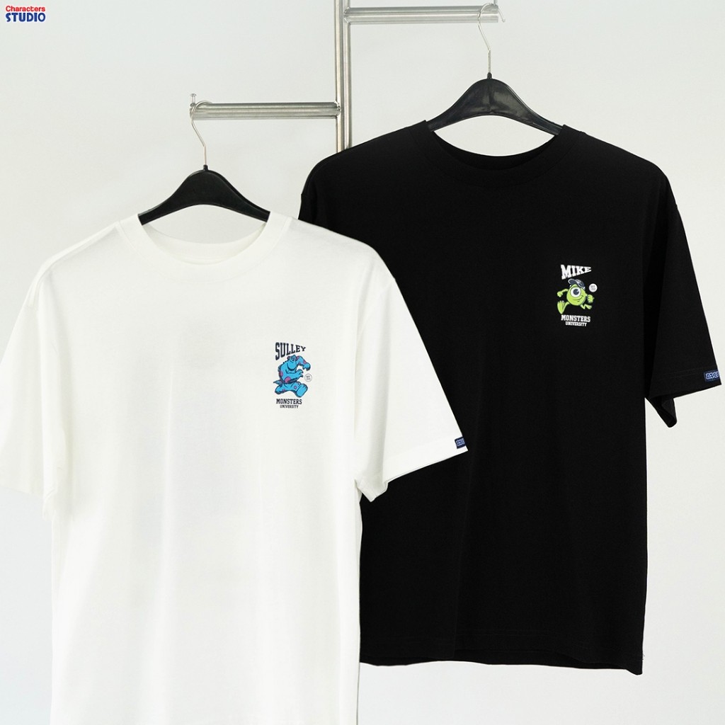 < Monsters University > เสื้อยืดแขนสั้นธีมสีดําสีขาวสองสี < PROPERTY OF MONSTERS} สไตล์พิมพ์ลาย