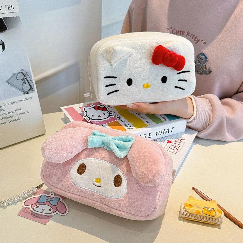 Sanrio Hello Kitty กระเป๋าเครื่องสําอางสามมิติสร้างสรรค์การ์ตูนน่ารักความจุขนาดใหญ่กระเป๋าเก็บตุ๊กตาพรีเมี่ยม