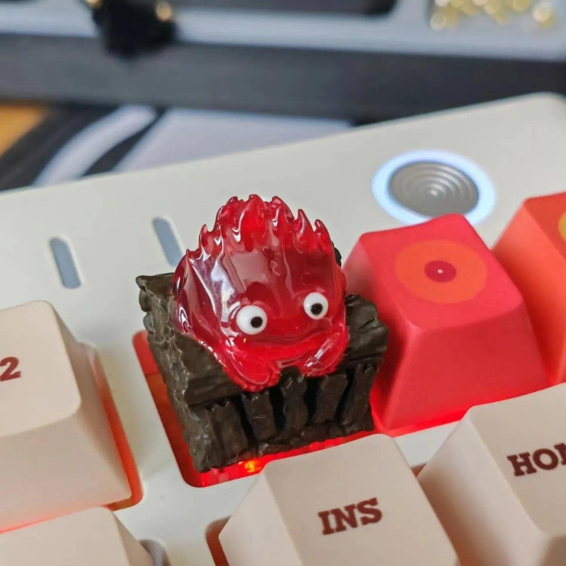 Calcifer Keycap การ์ตูนน่ารัก 3D สร้างสรรค์น่ารัก MX Switch คีย์บอร์ดเครื่องกล Keycaps อะนิเมะ Howls Moving Castle DIY การส่งผ่านแสงเรซิ่น Keycap