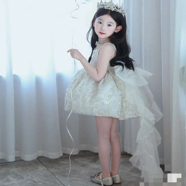 ชุดไปงานบวช ชุดงานบวช เดรสสาวอวบ สาวเปียโนโฮสต์วันเกิดเวทีการแสดงสีขาว