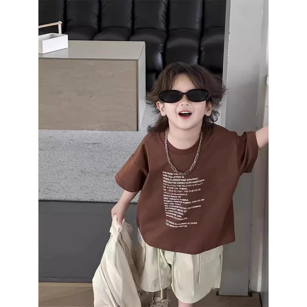 เด็กชายผ้าฝ้ายแท้แขนสั้นเสื้อยืดเวอร์ชั่นเกาหลีเด็กฤดูร้อนเสื้อลําลองกลางเด็กเล็กสีน้ําตาลครึ่งแขนหลวม ที อินเทรนด์