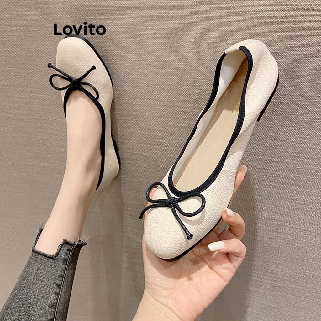 Lovito รองเท้าบัลเล่ต์พื้นนุ่มสไตล์บัลเลต์สีพื้นเรียบๆ ผูกโบว์ สำหรับผู้หญิง LFA55257