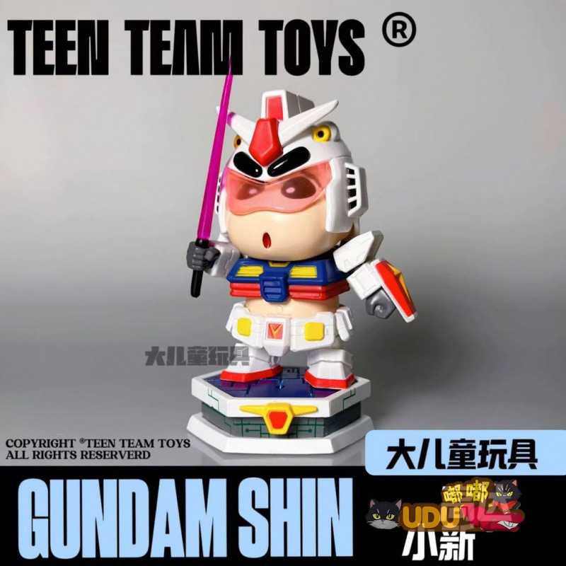 ฟิกเกอร์คอสเพลย์ Crayon Shin-chan ฟิกเกอร์ Gundam ของตกแต่งโต๊ะ หุ่นยนต์สร้างสรรค์ Crayon Shin-chan ตุ๊กตา Gundam Shin-chan ของขวัญเพื่อน