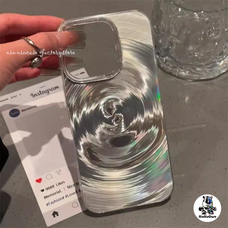 For iPhone 16 เคส ไอโฟน เลเซอร์โฮโลแกรมหรูหราขนสีเงิน น้ำวน For iPhone 11 15 14 12 13 16 Pro Max XR XS Max 7 8 PLUS Case