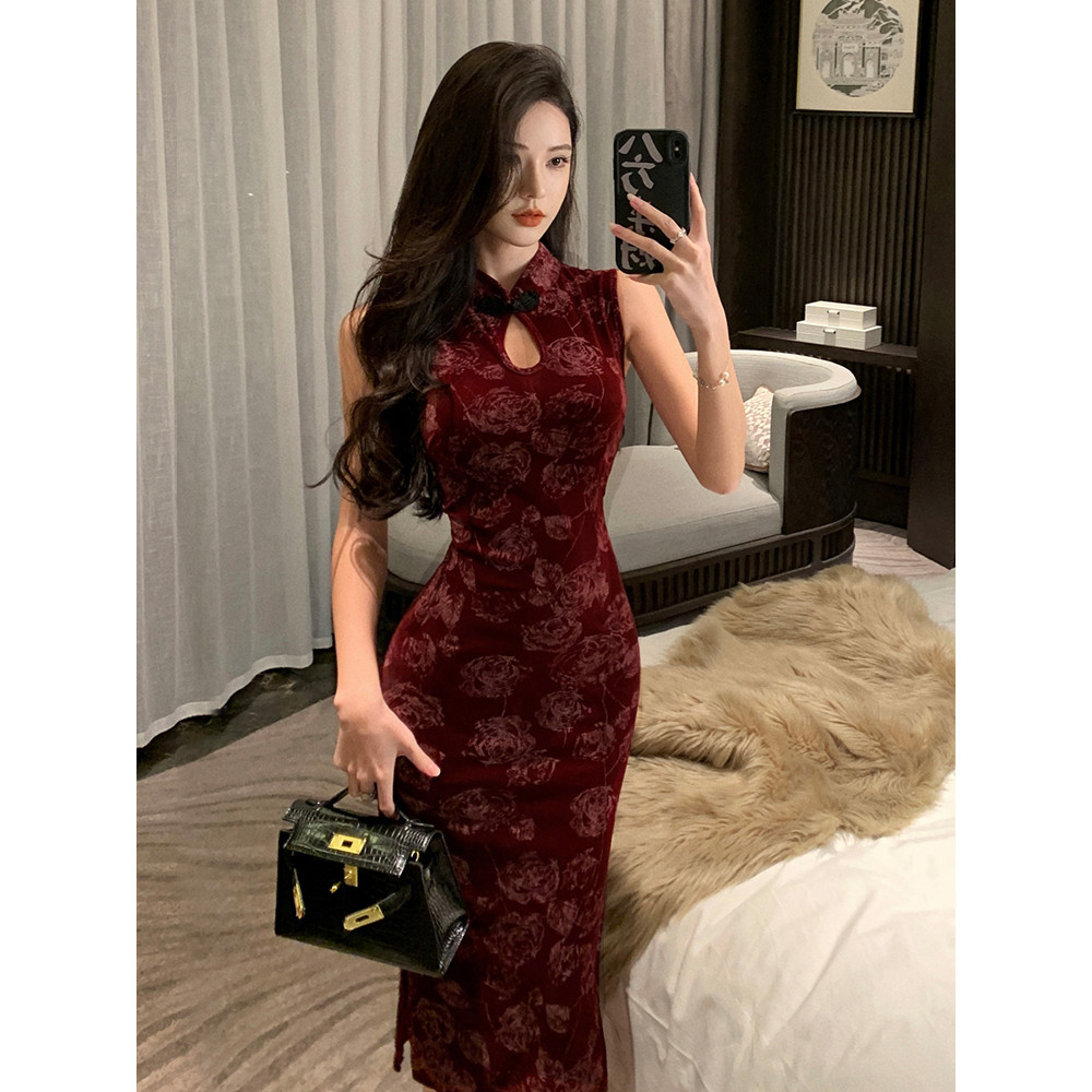 ชุดกี่เพ้าสีแดงไวน์สําหรับงานปาร์ตี้สุดหรู | 3156