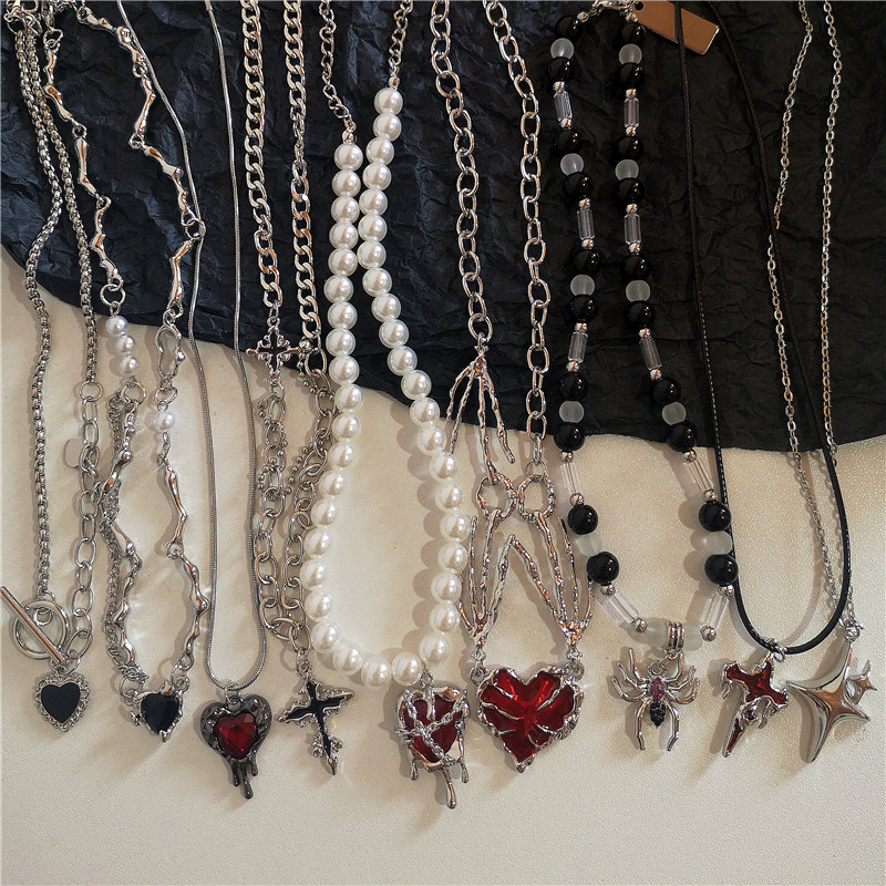 Gothic Vintage Y2K คริสตัลสีแดงหัวใจ Star Cross จี้สร้อยคอสําหรับผู้หญิงผู้ชายเครื่องประดับอุปกรณ์เสริม