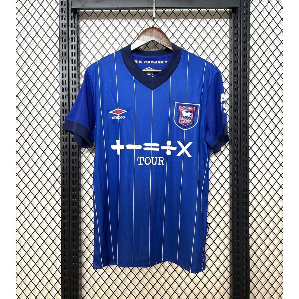 S-xxl [Fans] 2425 ใหม่ Ipswich Home Training เสื้อยืด AAA + เสื้อยืดฟุตบอลแขนสั้นด้านบน