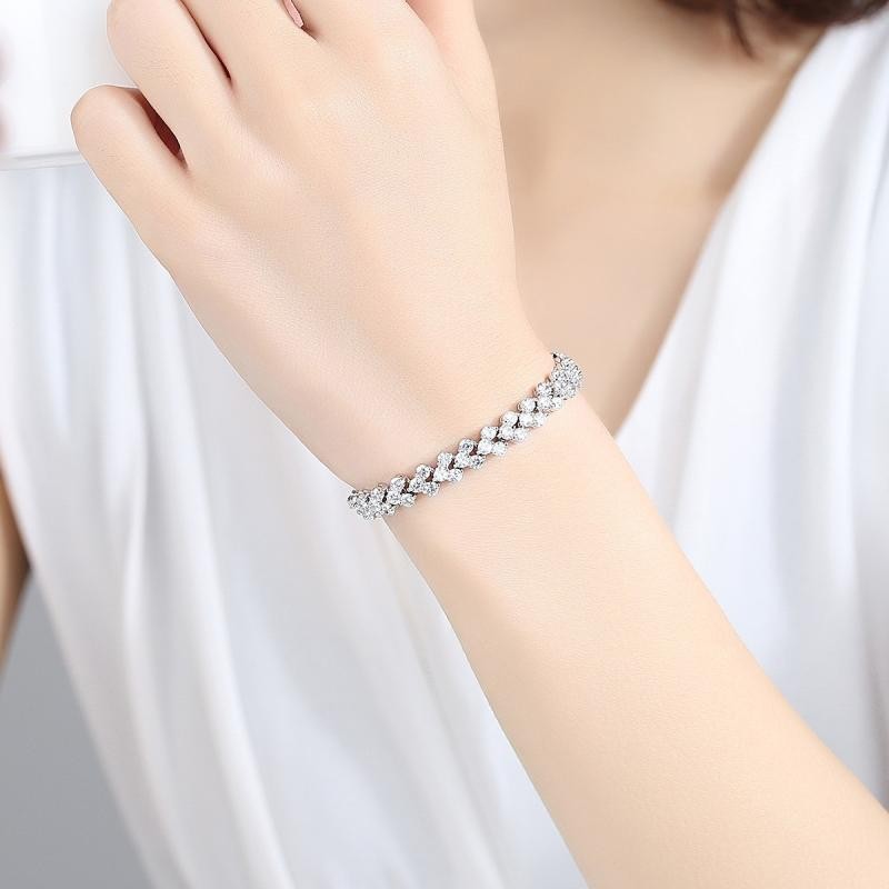 สร้อยข้อมือโรมันชุบเงินรูปหัวใจ สร้อยข้อมือคริสตัลแฟชั่น เครื่องประดับมือแฟชั่น