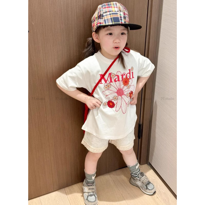 COD (กรุงเทพจัดส่งสินค้า)เสื้อผ้าเด็กผู้หญิง 2025 ใหม่ เสื้อยืดแขนสั้นผ้าฝ้ายแท้ แฟชั่นเด็ก พิมพ์ดอกไม้ ใส่สบาย น่ารัก