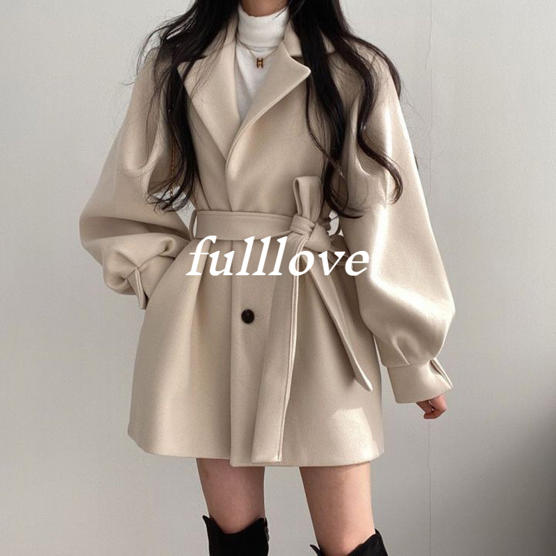 พร้อมส่ง Fulllove เสื้อทําด้วยผ้าขนสัตว์ผู้หญิงสไตล์ใหม่เวอร์ชั่นเกาหลีฤดูใบไม้ร่วงและฤดูหนาวสีดําชุดสูทขนาดใหญ่ปกสไตล์เฮปเบิร์นความยาวปานกลาง