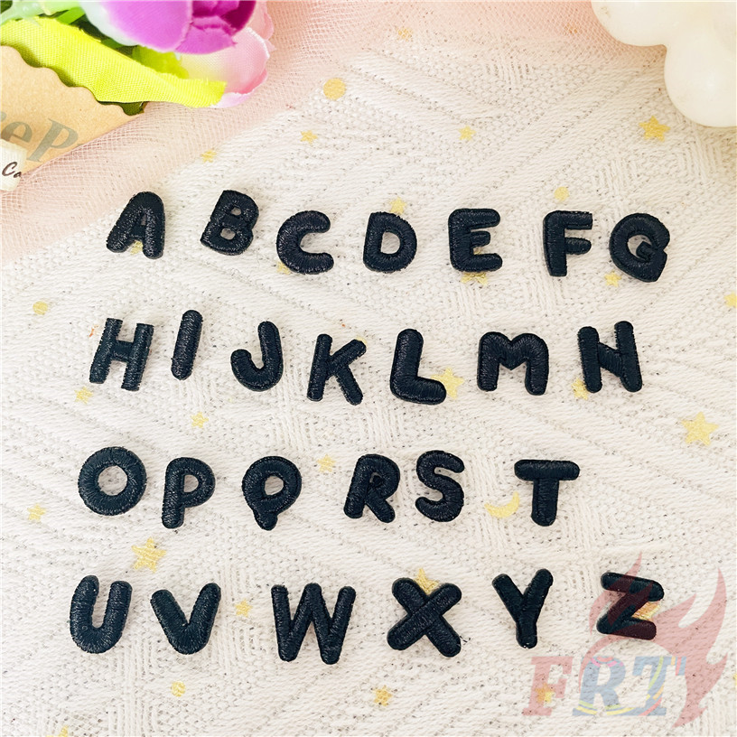 1 ชิ้น แพทช์เหล็กบนตัวอักษรและตัวเลขภาษาอังกฤษสีดําขนาดเล็ก 1 ซม. Diy เหล็กบนเย็บป้ายแพทช์ตกแต่งผ้า