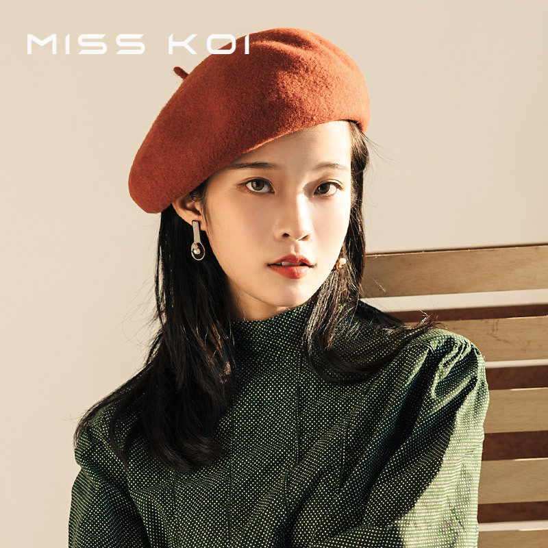 Misskoi [คลังสินค้าพร้อม] หมวกเบเร่ต์ทําด้วยผ้าขนสัตว์หญิงฤดูใบไม้ร่วงฤดูหนาว Influencer All-Match เส้นรอบวงหัวใหญ่แสดงใบหน้าอังกฤษย้อนยุคหมวกเบเร่ต์จิตรกรหมวก