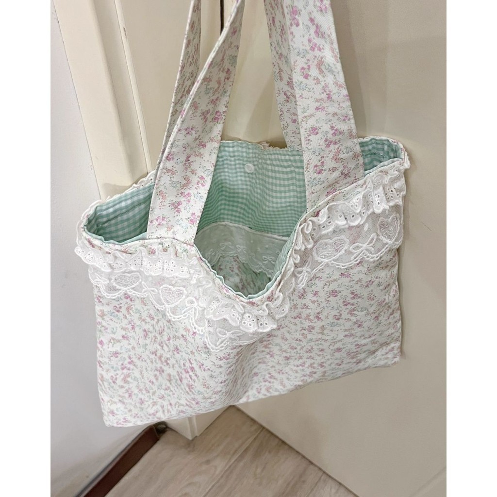 สไตล์เกาหลีน่ารัก ins Floral Canvas Fresh All-Match กระเป๋าสะพายความจุขนาดใหญ่