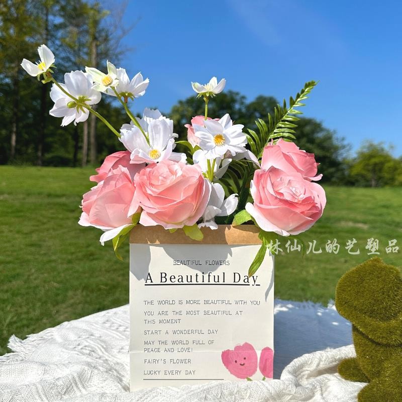 5232 คนเก็บดอกกุหลาบจําลองดอกไม้ปลอมดอกไม้5232สวนดอกกุหลาบจําลองความปลอดภัยดอกไม้ผ้าปูโต๊ะผ้าปูโต๊ะภ