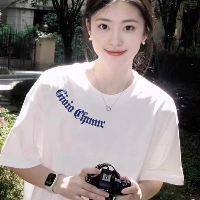 เสื้อยืดสีพื้นแฟชั่นสตรี แขนสั้น คอกลม ผ้าดี ใส่สบาย! ขายตรงจากโรงงาน