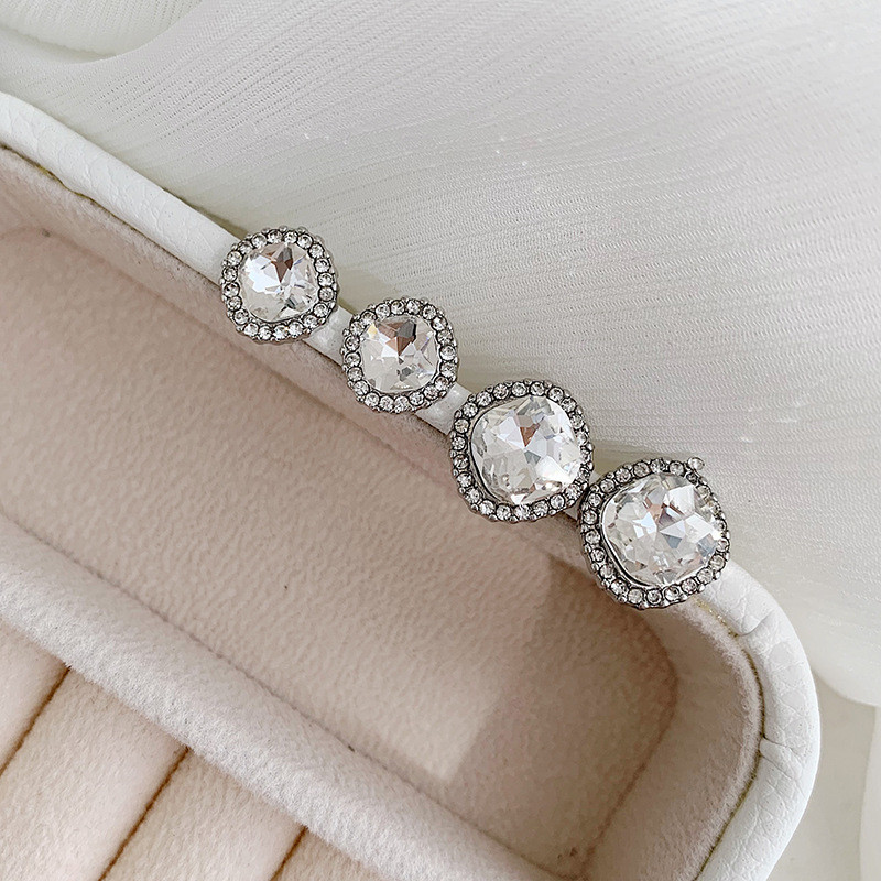Cubic Zirconia ต่างหูไม่มีรูหูคลิปฝัง Rhinestone คลิปต่างหูโดยไม่ต้องเจาะ Minimalist ต่างหูเครื่องประดับ CEY675 ราคา ถูกที่สุด ดีลบีเคเค แกลเลอรีภาพที่ 2