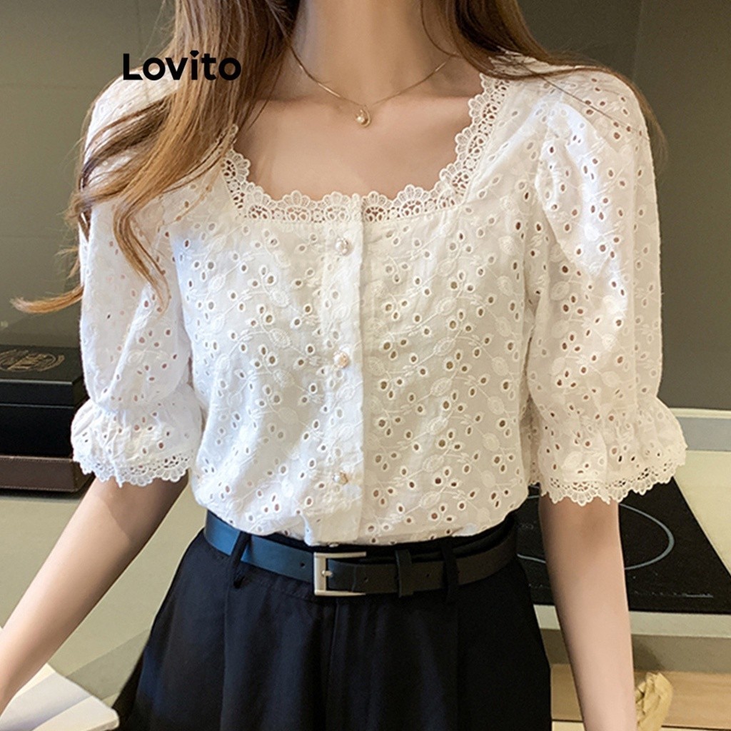 Lovito เสื้อเบลาส์ลำลองสีพื้น แต่งตาไก่ สำหรับสตรีLNE16069 (สีขาว)
