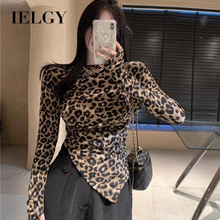 IELGY เสือดาวพิมพ์สั้นแน่นด้านบนเสื้อยืดแขนยาวไม่สม่ําเสมอของผู้หญิงบาง