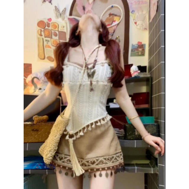 [1622 คนที่สะสม] ชุดผู้หญิง 2024 ฤ ดีไซน์สไตล์โบฮีเมียนวินเทจใหม่ เสื้อสายเดี่ยว กระโปรงเอวสูง เทรนด