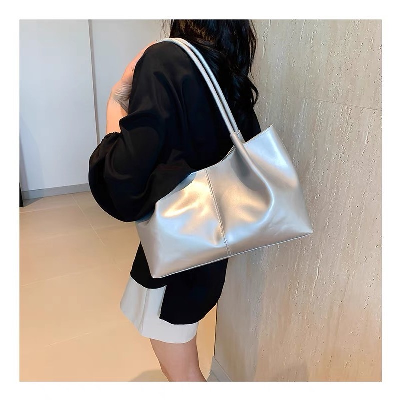 Lucky girl: กระเป๋า ใบใหญ่แฟชั่นใส่ของได้เยอะPU หน้าใหญ่มากใส่ของได้เยอะมากPU -SP6013