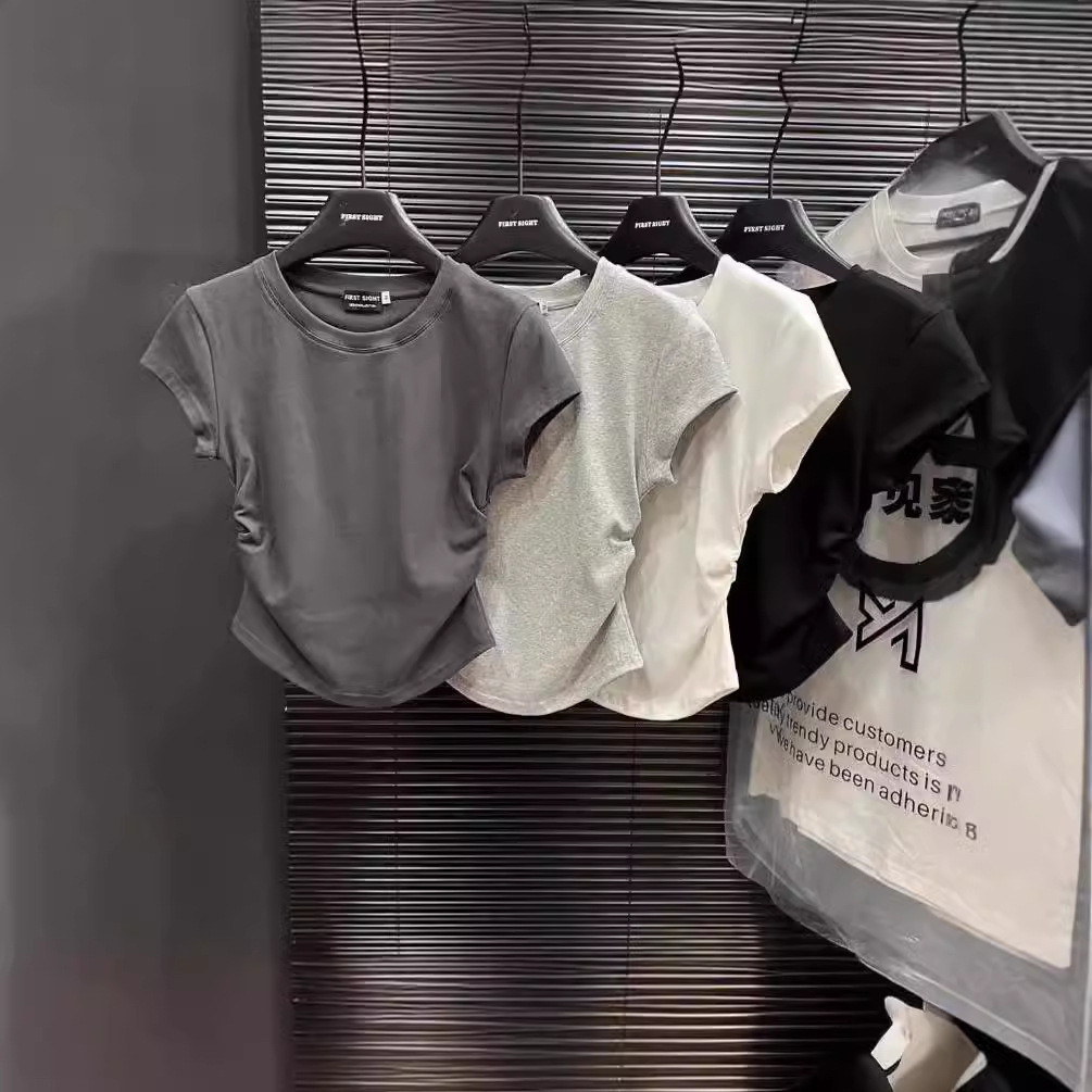 เสื้อยืดแขนสั้นผ้าฝ้ายจีบรอบคอผู้หญิง