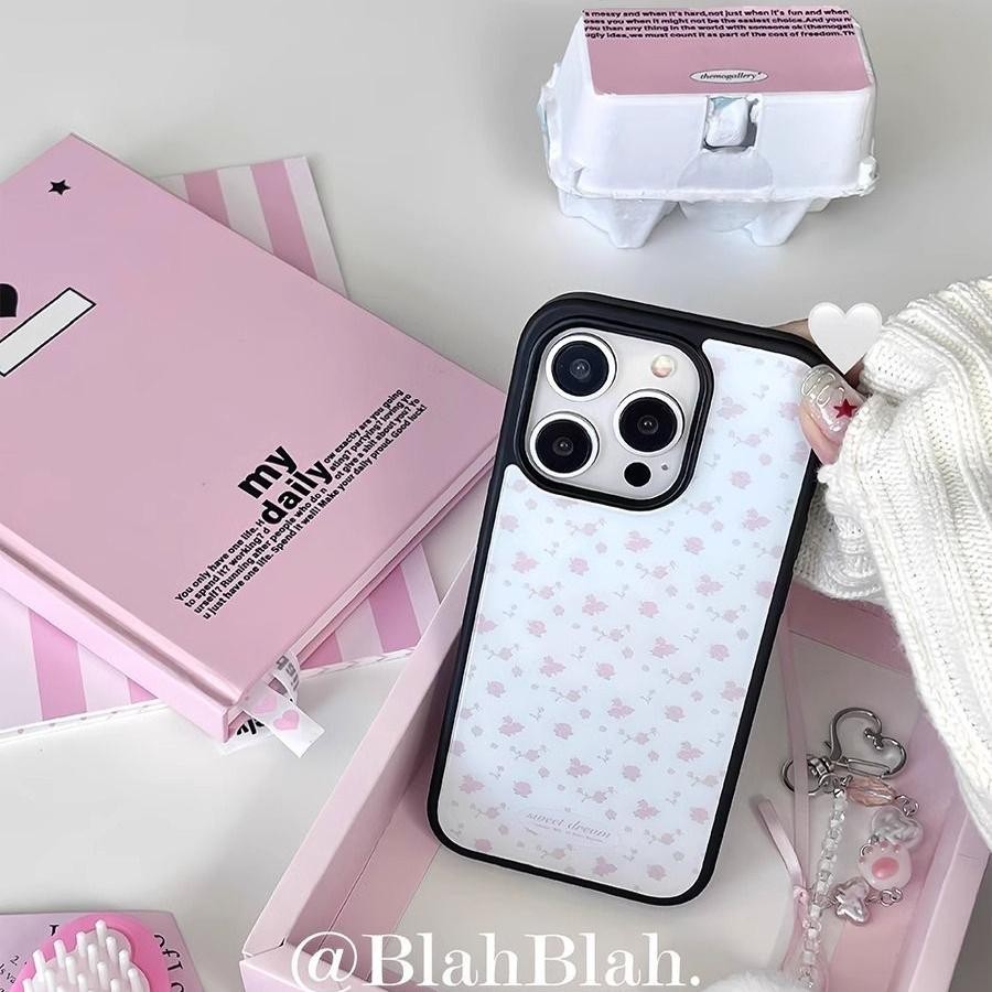 พื้นหลังสีขาวสีชมพูดอกไม้ขนาดเล็กเคสโทรศัพท์ Drop-Resistant เคสโทรศัพท์สําหรับ iPhone 16 Promax 15 Promax 11 12 13 14plus 15plus 16e 16plus 16pro 15pro