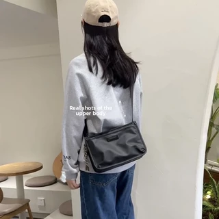 กระเป๋าข้ามศอกขนาดเล็กหรูหรา Unisex แบบเรโทร สแควร์ กันน้ำและแฟชั่น