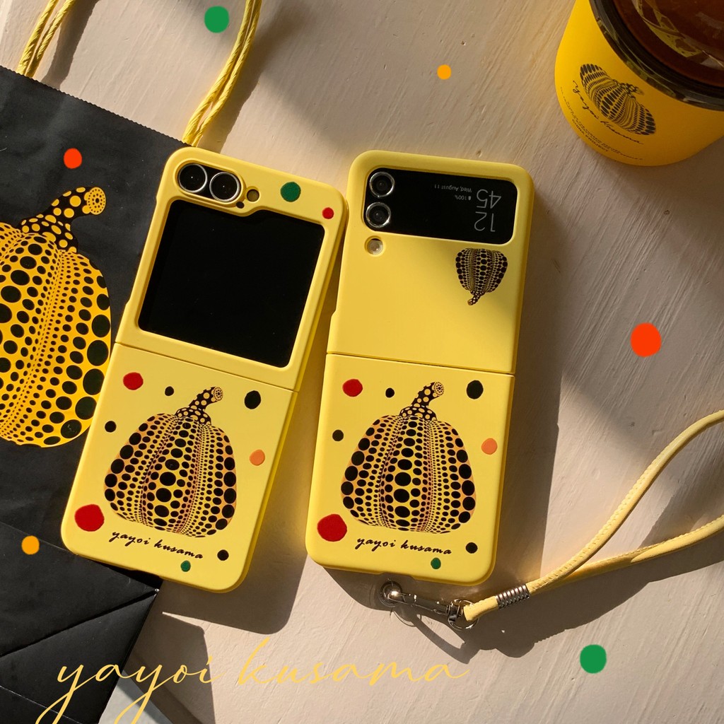 Flip6 Samsung Galaxy Z Flip5 กรณีผิวรู้สึกน่ารักการ์ตูน Yayoi Kusama ฟักทองพร้อมโซ่กรณี Samsung Galaxy Z Flip 3 Flip 4 5G hard กันกระแทกโทรศัพท์ความคิดสร้างสรรค์กรณีปก