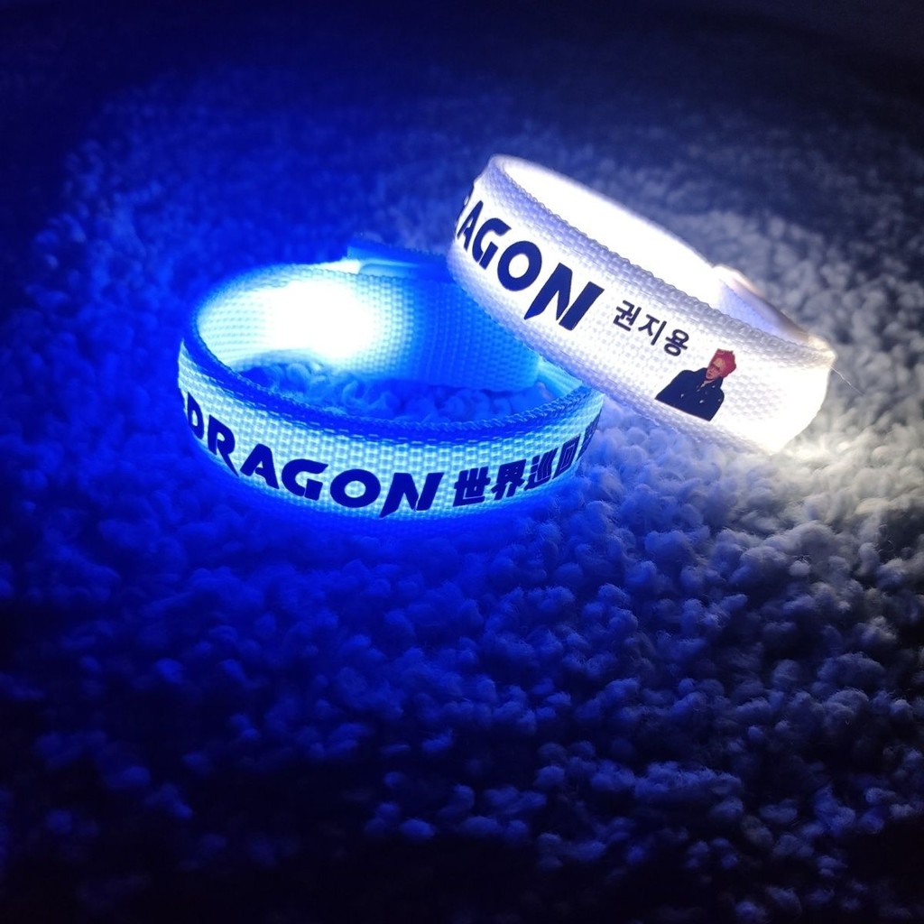 G-Dragon GD คอนเสิร์ตไชโยบนสร้อยข้อมือเรืองแสงm Kwon Ji-Dragon GD คอนเสิร์ตสนับสนุนสร้อยข้อมือเรืองแ