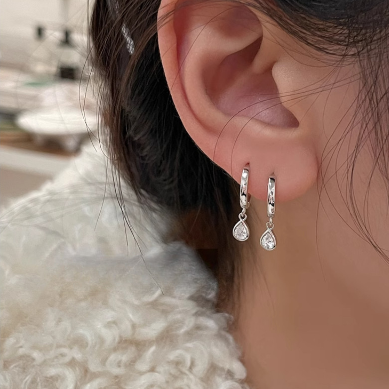 วงกลมที่เรียบง่ายหยดน้ําเพทายต่างหูระดับไฮเอนด์ต่างหูเงินพร็อพทุกการแข่งขันเพทายต่างหูต่างหูวงกลม - รูปที่ 3