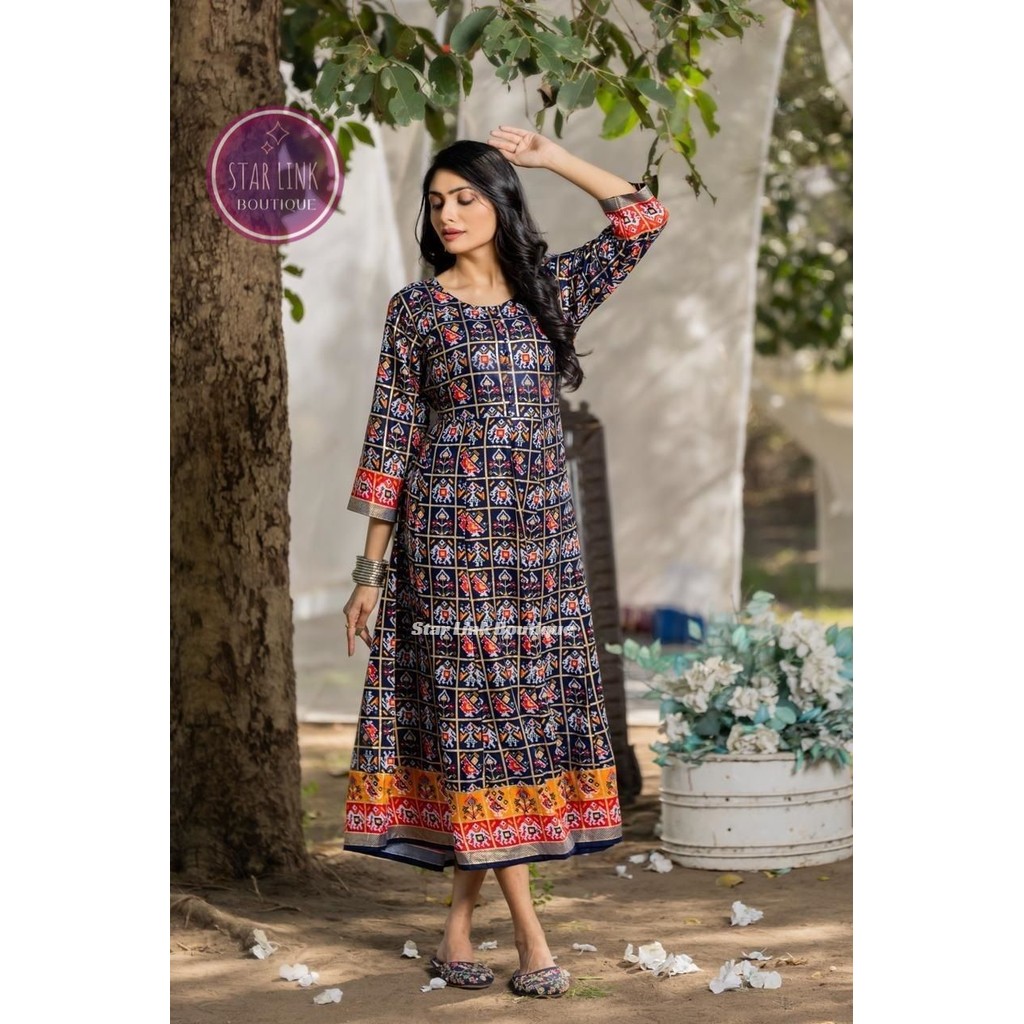 Anarkali Kurti ผู้หญิงดอกไม้พิมพ์เย็บ Anarkali Kurti ชุดชุดลําลองแฟชั่น