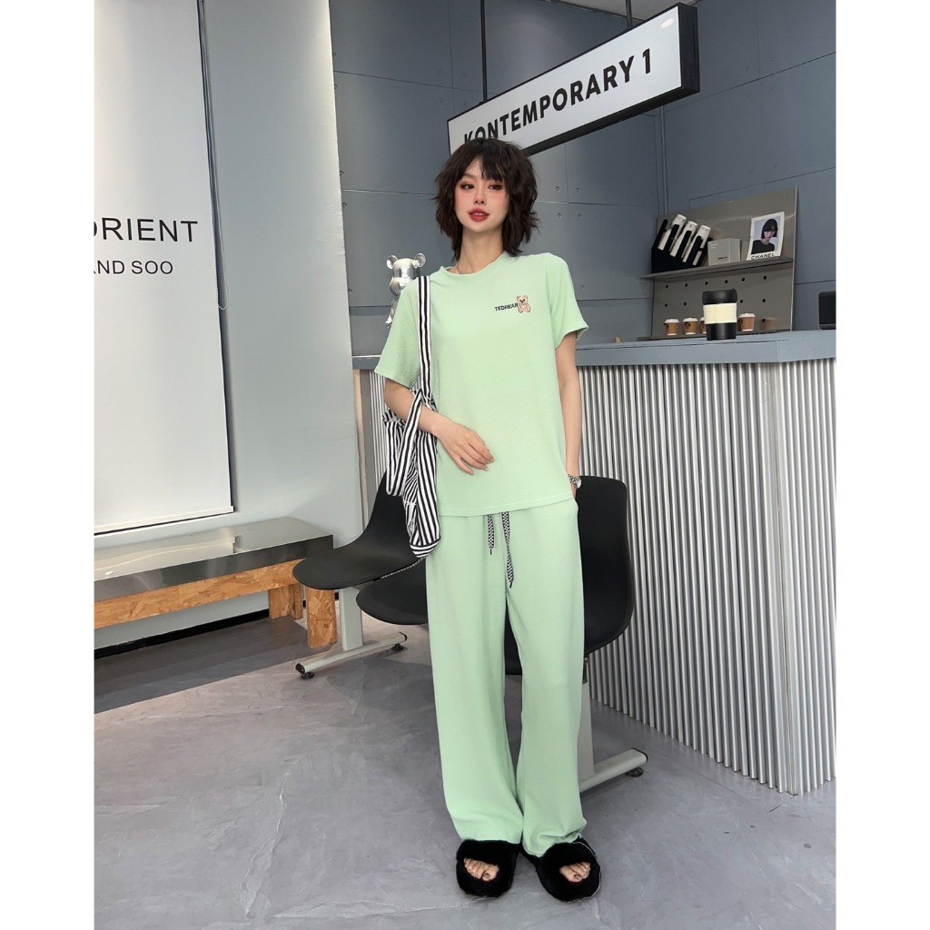 🐻Cynthia_Shop🐻 เสื้อยืดแขนสั้น+กางเกงขายาว ลายปักรูปหมี ผ้าใส่สบายยืดได้เยอะ 6009