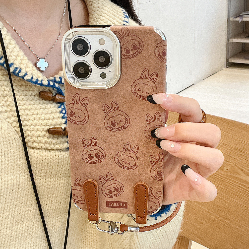 Labubu + จี้ชุบเลนส์กล้องเคสโทรศัพท์สําหรับ iPhone 16ProMax 16Pro 16Plus 15ProMax 14 13 12 11ProMax ครอบคลุมเต็มรูปแบบกันกระแทกป้องกันปลอกอ่อน