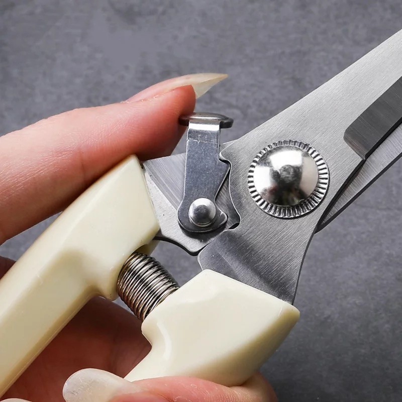 PQS [พร้อมส่ง] กรรไกรตัดกิ่งไม้ แต่งกิ่งไม้ ปากโค้ง ปากตรง ขนาด 7 นิ้ว สีครีม ใช้งานอเนกประสงค์ ราคา/ชิ้น พร้อมส่งในไทย - รูปที่ 3