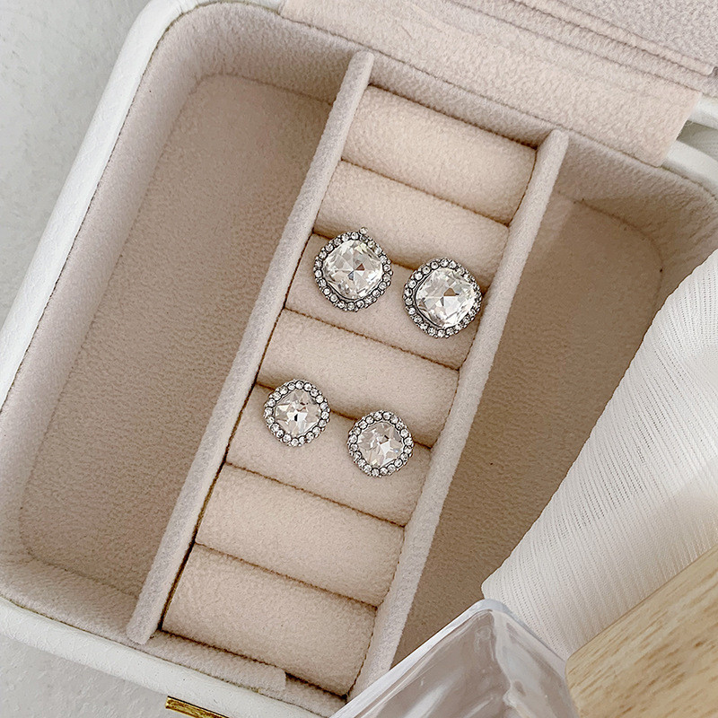 Cubic Zirconia ต่างหูไม่มีรูหูคลิปฝัง Rhinestone คลิปต่างหูโดยไม่ต้องเจาะ Minimalist ต่างหูเครื่องประดับ CEY675 ราคา ถูกที่สุด ดีลบีเคเค แกลเลอรีภาพที่ 5