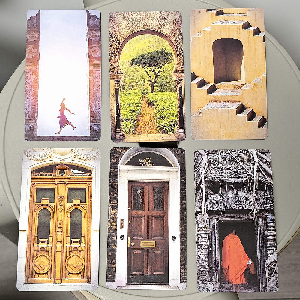 ประตูศักดิ์สิทธิ์ Oracle Deck ด้านหลังทุกประตู Lies Adventure, Mystery และ Inspiration A 40-card Deck 10.5*6 ซม.