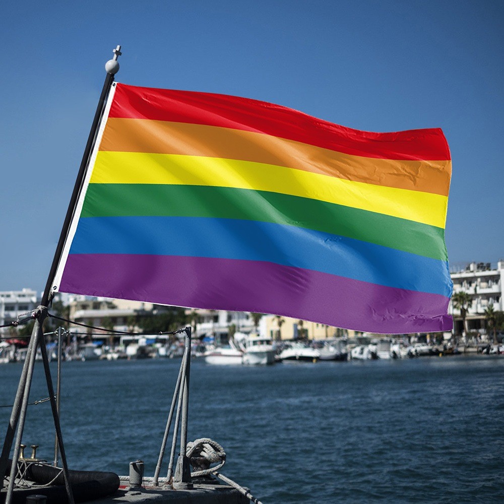 ธงสายรุ้ง Pride Month ขนาด 90x150 cm ธง LGBT สีสด คมชัด สำหรับฉลองเดือนแห่งความภาคภูมิใจ