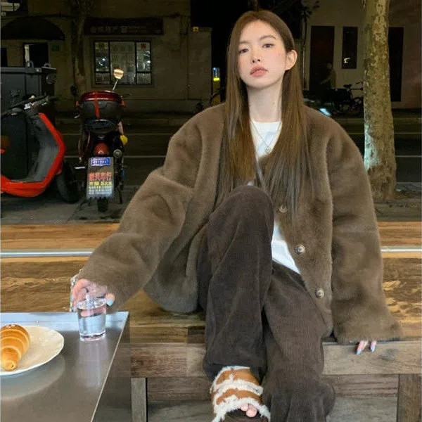 ฤดูหนาวหนาเสื้อสีกาแฟเลียนแบบเสื้อขนสัตว์ผู้หญิงฤดูหนาวใหม่หนาอบอุ่นขนคุณภาพสูงแบบบูรณาการผ้าฝ้ายเสื้อ