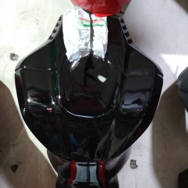 Yamaha R15 v1 v2 ครอบถัง สีดําล้วน รุ่น R1