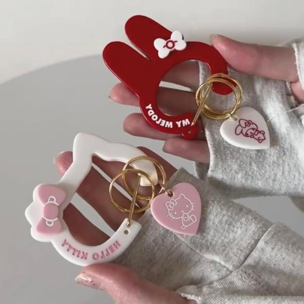 คิตตี้แมวพวงกุญแจสัตว์น่ารักรูปแบบพวงกุญแจคู่ปีนเขาหัวเข็มขัดคู่ของขวัญ