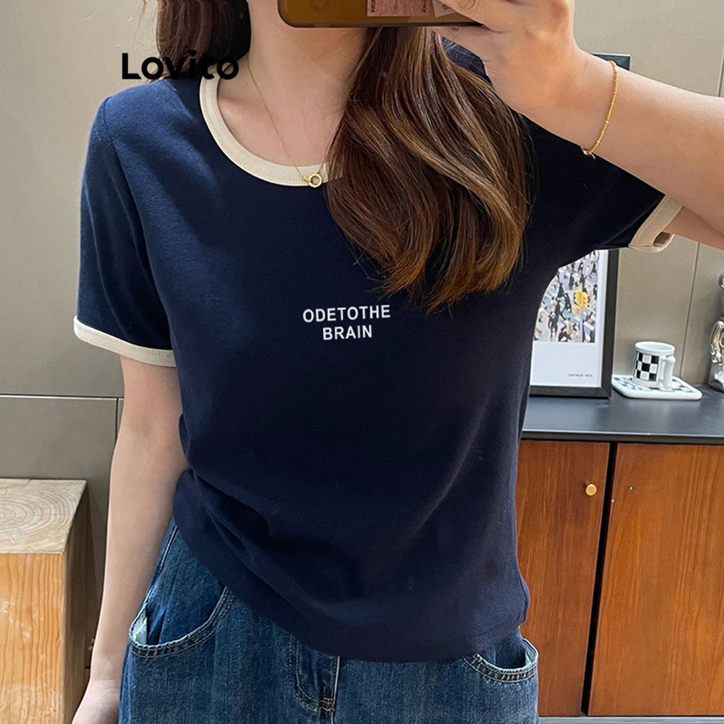 Lovito เสื้อยืด บล็อกสี ตัวอักษรหรูหราสำหรับผู้หญิง LNE71421